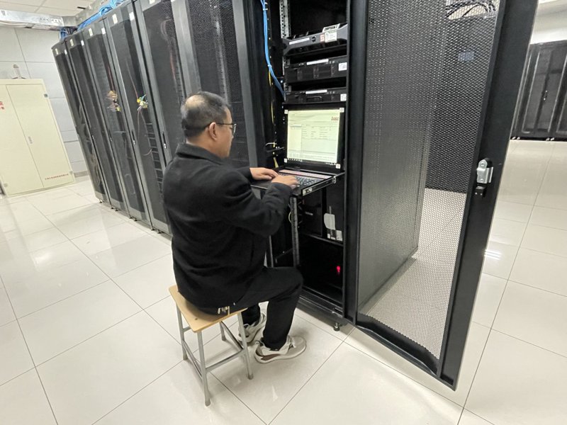 网络维护：数字化时代的隐形守护者